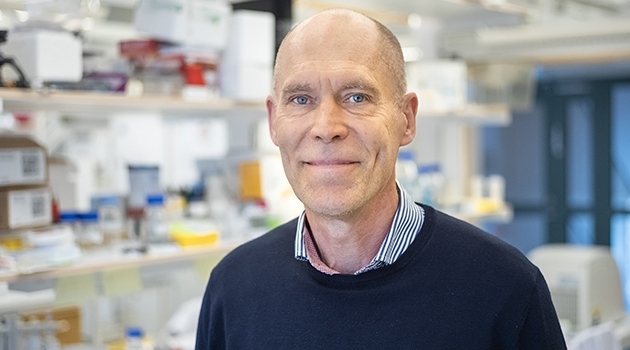 Christer Betsholtz, professor vid Uppsala universitet och Karolinska Institutet, tilldelas 2021 års stora Nordiska pris av Eric K. Fernströms stiftelse.