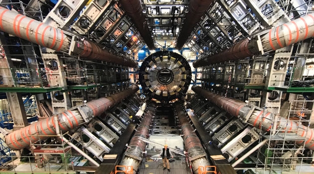Ett av experimenten, ATLAS, under uppbyggnadsfasen vid partikelacceleratorn på CERN.