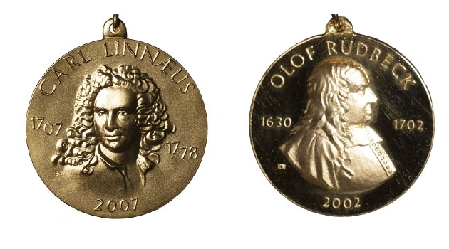 Linnémadaljen och Rudbeckmedaljen delas ut för framstående vetenskapliga insatser.