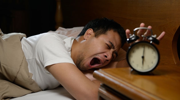 Återkommande sömnbrist skulle kunna leda till negativa effekter på hjärnhälsan, visar en forskningsstudie med unga, friska deltagare.